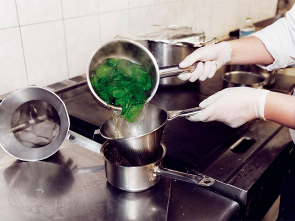 blanching spinach